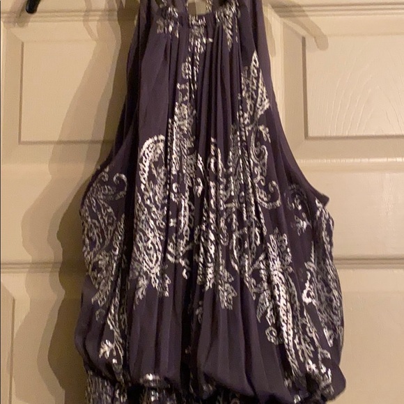 Silver Fancy Dress💁🏼‍♀️💁🏼‍♀️ - Picture 3 of 5